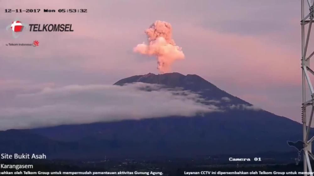 bali volcano mount agung pink steam cloud clenched fist 2540076170001_5676204656001_5676177961001-vs